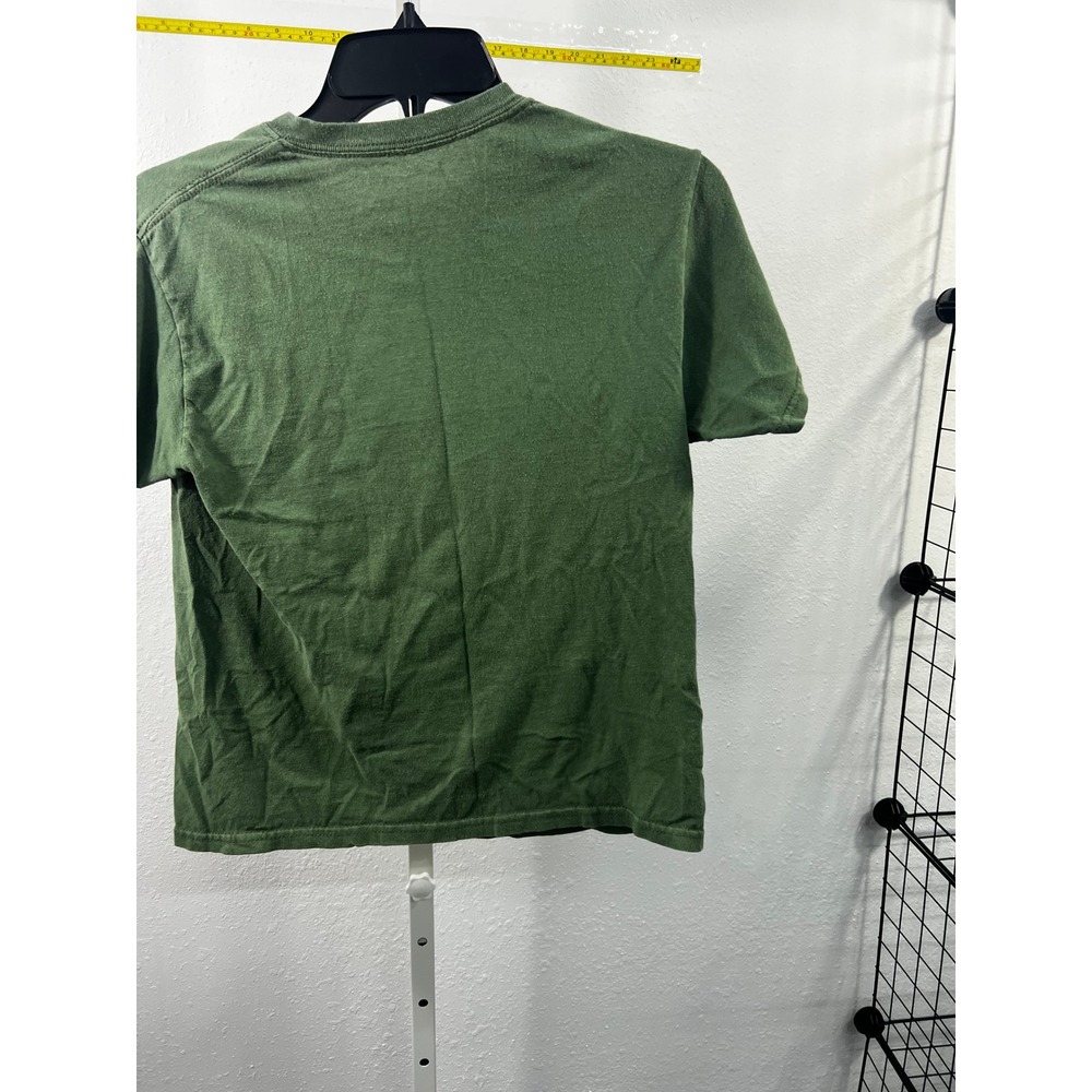 Dollywood Black Bear Geometric Graphic T-Shirt Green Short Sleeve Youth Medium - Picture 2 of 2